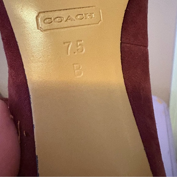 💚Coach Zelda Wine Suede Heels with Gold Accent - Picture 7 of 7